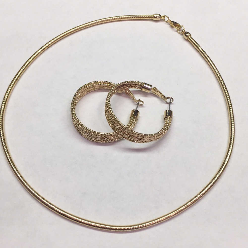Gold earrings and necklace combo